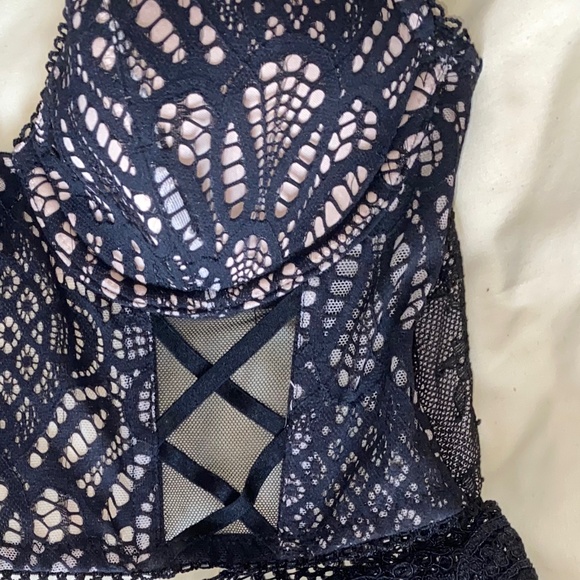 Black Lace Bustiers - Picture 3 of 3